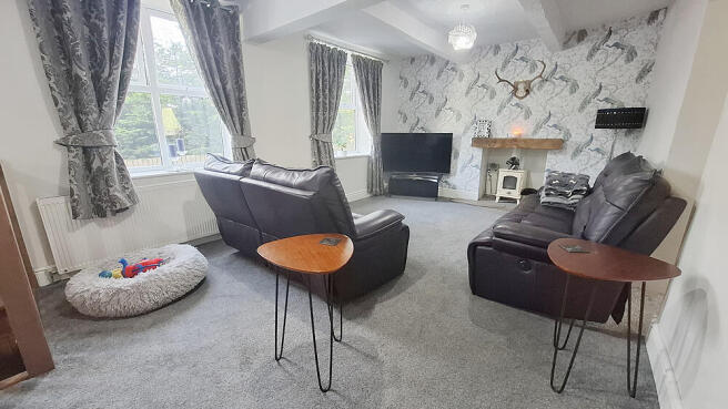 4 bed Detached to rent Image 6