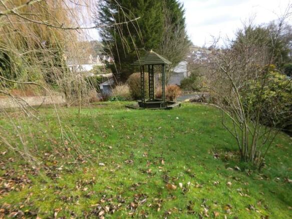 Lawn Gardens