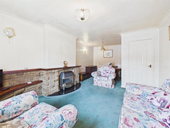 3 bed Semi-Detached Bungalow for sale Image 4