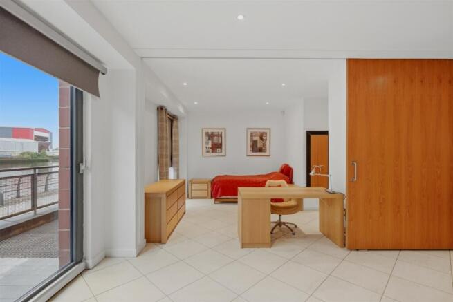 Flat 0/2, 334 Meadowside Quay Walk, G11 6AW photo 4