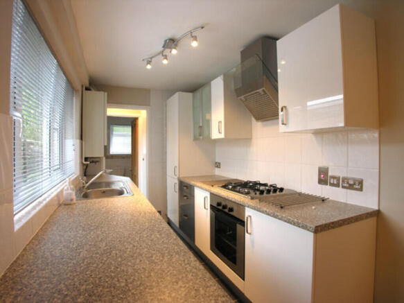 4b_Kitchen_