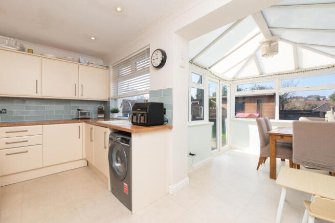 Kitchen/Conservatory