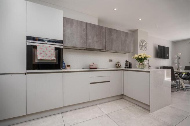 4 Kingsley Gardens_1.jpg