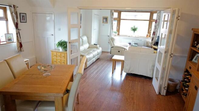SPACIOUS DINING ROOM