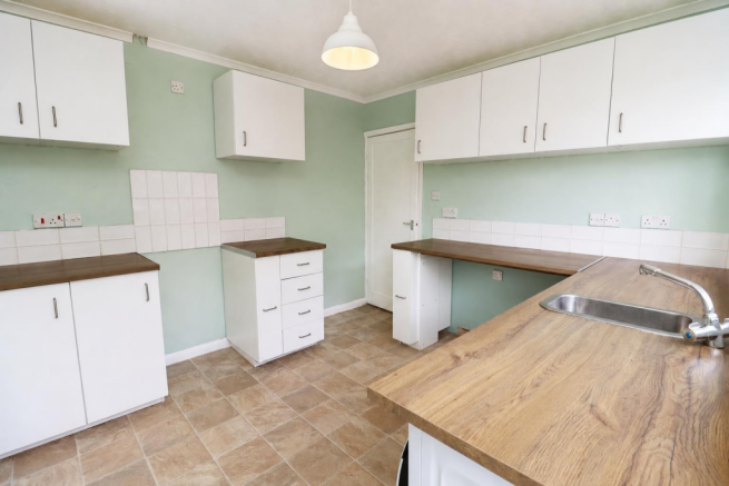 2 bed Detached Bungalow for sale Image 2