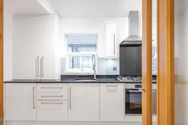 2 bed Flat for sale Image 7