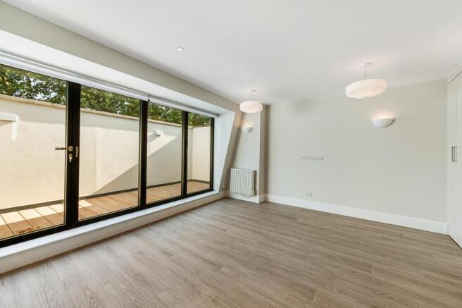 Flat 4, 130a Chiswick High Road (3).jpg
