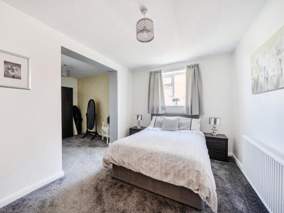 4 bed Detached for sale Image 6