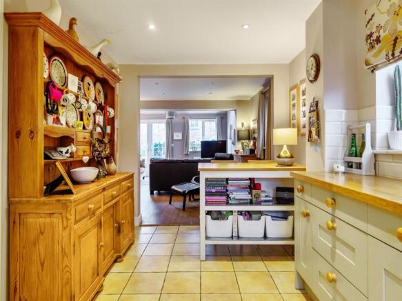 Kitchen-breakfast room (3).jpg