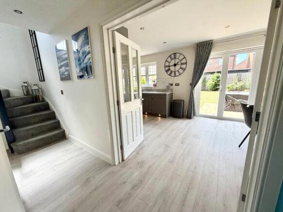 4 bed Detached for sale Image 5