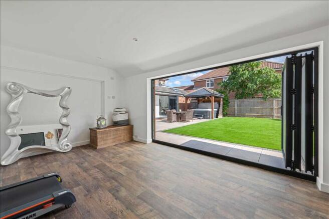 GARDEN ROOM