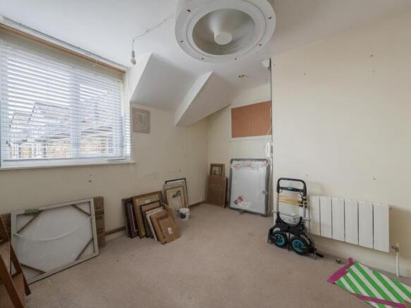 2 bed Flat for sale Image 8