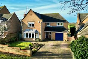 16, Northfield Green, Northampton NN6 8BJ