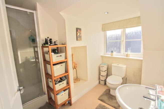 EN-SUITE SHOWER ROOM