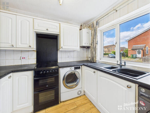 CAM03852G0-PR0354-STILL008