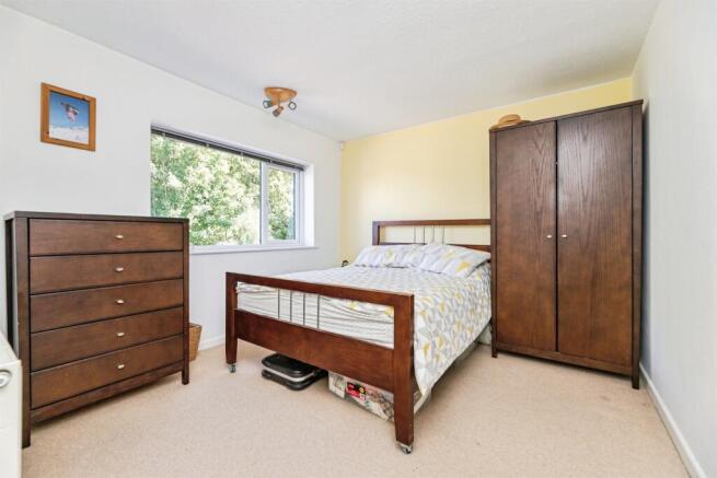 3 bed Semi-Detached for sale Image 12