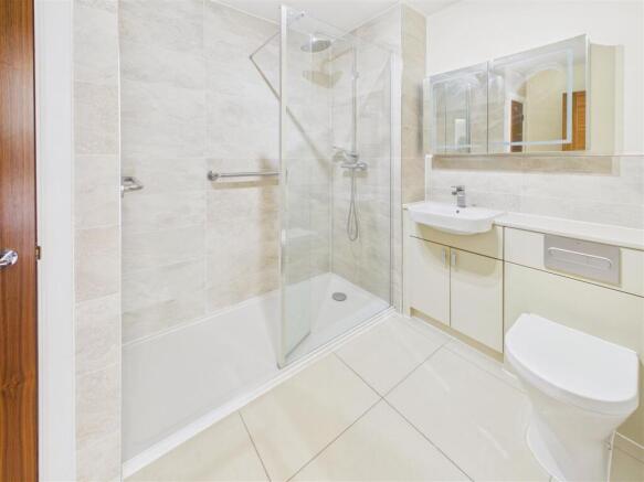 2 bed Apartment for sale Image 9