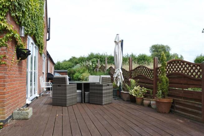 SOUTH FACING DECKING