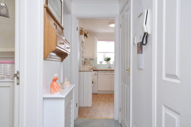 2 bed Flat for sale Image 10