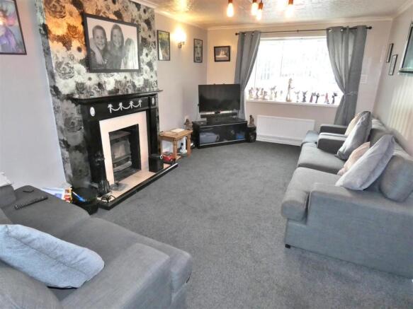 Lounge/Sitting Room