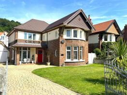 Thornicroft, Gloddaeth Avenue, Llandudno LL30 2DN