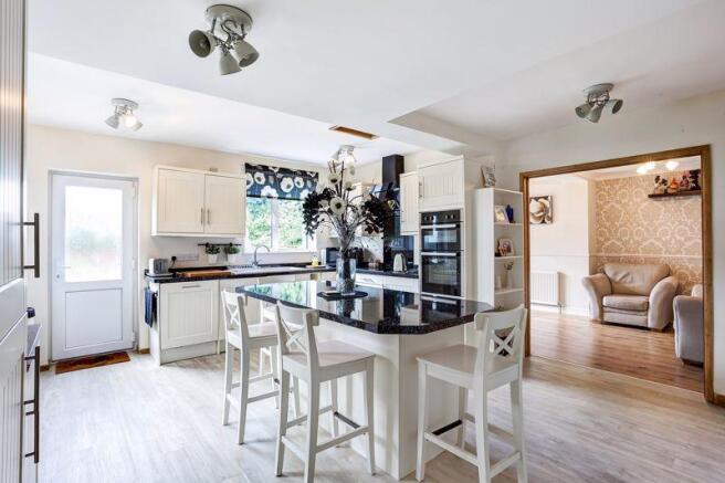 KITCHEN/BREAKF...
