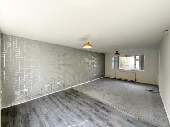 3 bed Semi-Detached to rent Image 5