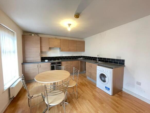 2 bed Apartment for sale Image 5