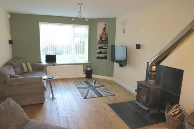 FULL DEPTH LIVING ROOM