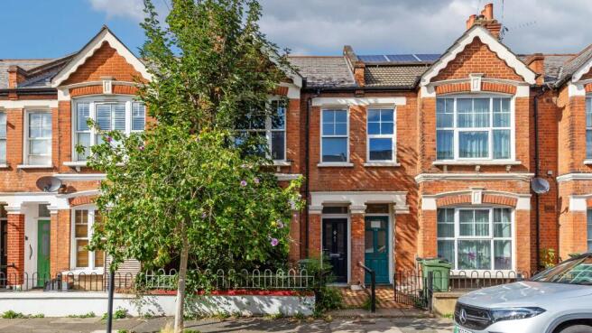 Flat A, 82 Midmoor Road, Balham, London, SW12 0ET