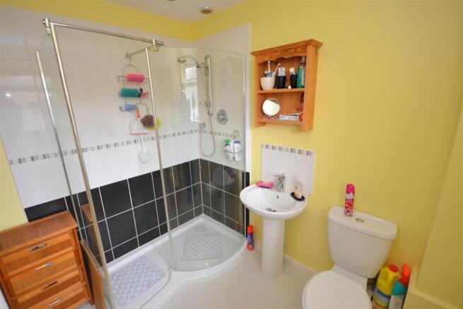 Bathroom (2).jpg