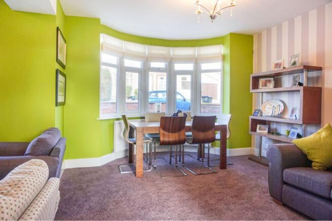 Lounge/Dining Room