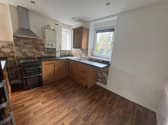 3 bed Terraced to rent Image 6