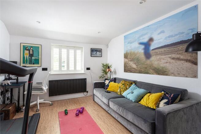 5 bed Link Detached House for sale Image 12