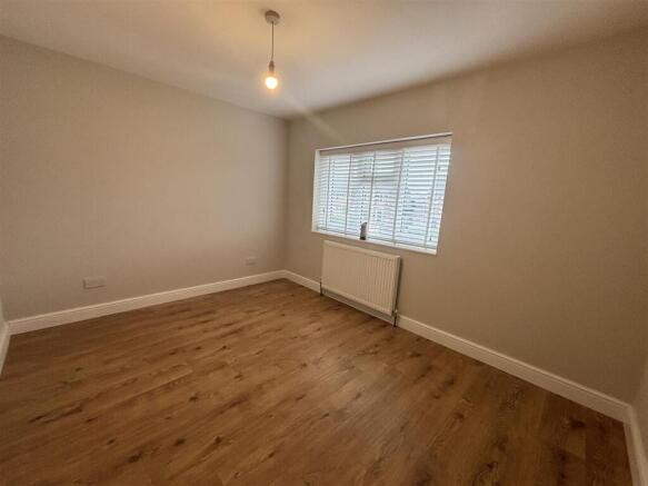 3 bed Terraced to rent Image 7