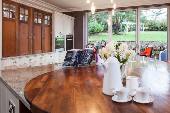 family/dining/kitche