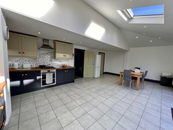 20 Westfield Drive 12.jpg