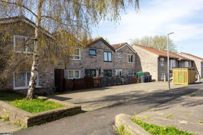 3 bed Terraced for sale Image 11