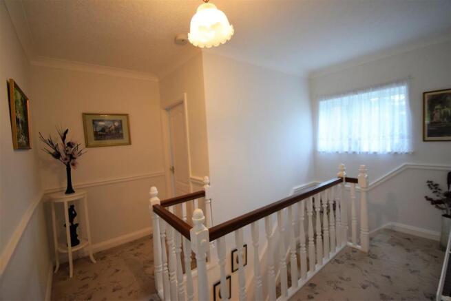 22 10 Stones Drive, HX6 4NY.JPG