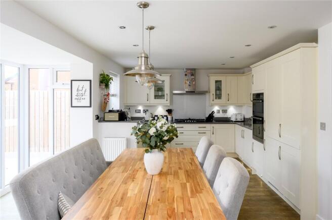 4 bed Detached for sale Image 5