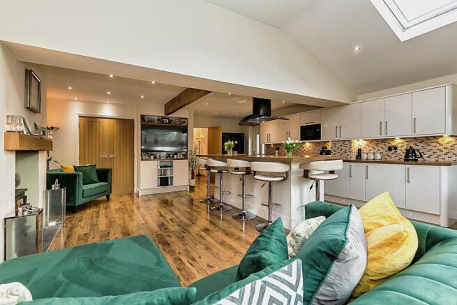 Kitchen/ Family Room
