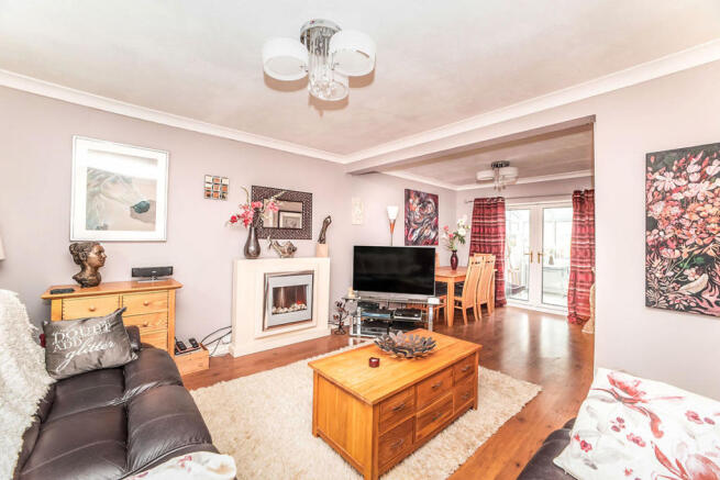 Lounge/Dining Room