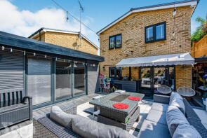10, Brambling Close, Greenhithe DA9 9TA
