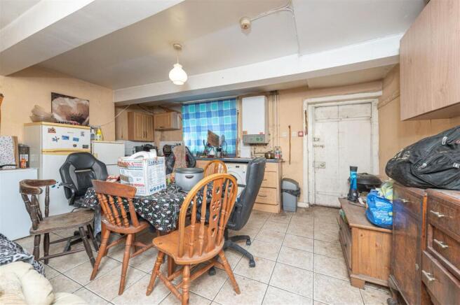4 bed Terraced for sale Image 5
