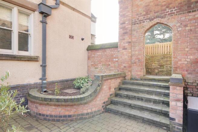 Court Yard 2.jpg
