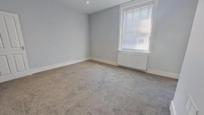 3 bed Terraced to rent Image 12