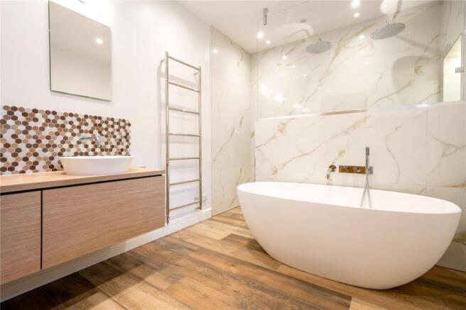 Principal Bathroom