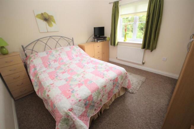 bedroom 2.JPG
