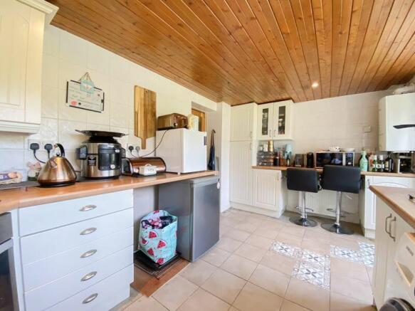 BREAKFAST/KITCHEN