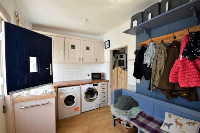 UTILITY/BOOTROOM/W.C.